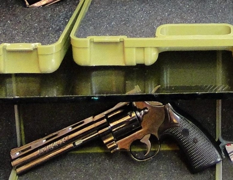 1:2 scale Die cast .357 Magnum Colt Python revolver replica + safe .357 rounds Carousel 2