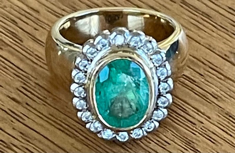ONE OF A KIND 18ct EMERALD DIAMOND RING Carousel 1