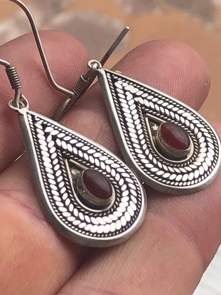 Beautiful Sterling Silver and Carnelian Stone Earrings - 288 Carousel 2