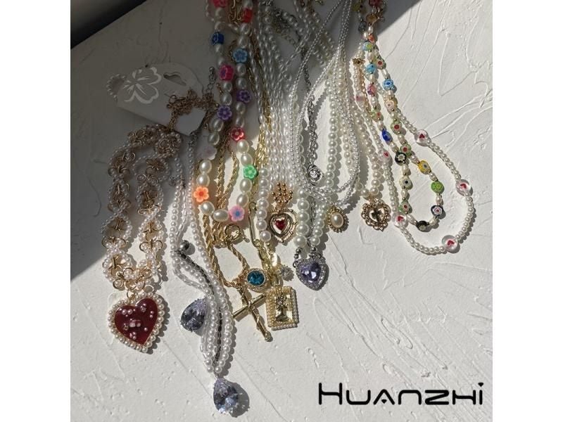 HUANZHI Vintage Sweet Choker Weave Pearls Choker Red Heart Colorful Beaded Carousel 2