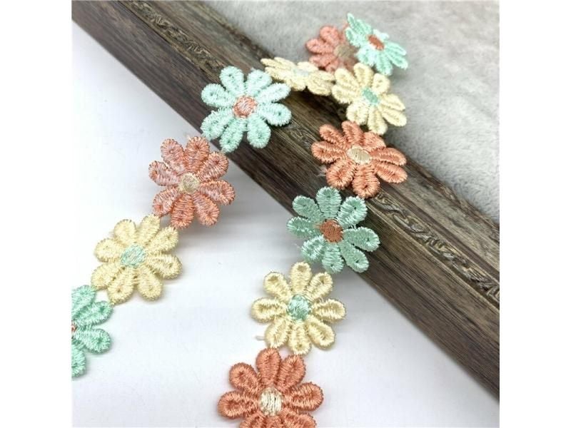 1yard 25mm Colorful Daisy Flower Lace Trim For Knitting Wedding Embroidered Carousel 1
