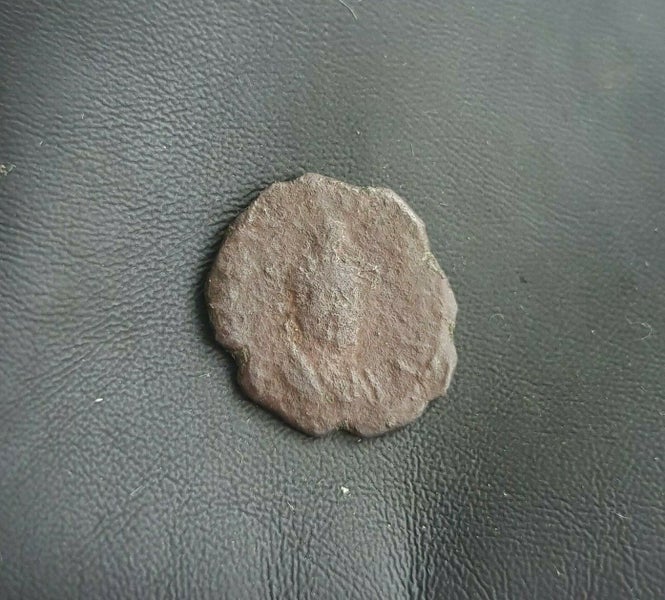 #j378# Roman provincial bronze coin of Caracalla from 198-217 AD (Nikopolis) Carousel 1