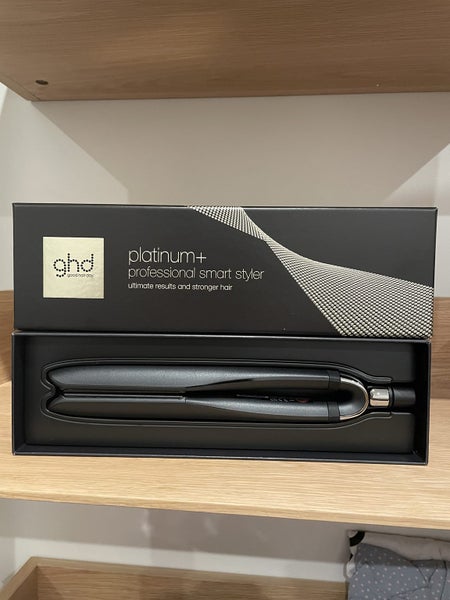 GHD Platinum + hair straightener Carousel 1
