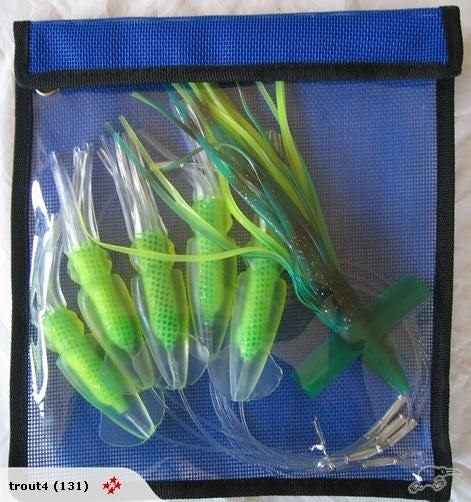 Daisy Chain - HOOKER - NZ RIGGED Outrigger Style - 6" Squids Carousel 1