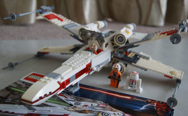 SUPER *RARE* Lego Star Wars 9493 X-Wing from 2012 Carousel 2