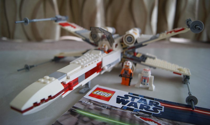 SUPER *RARE* Lego Star Wars 9493 X-Wing from 2012 Carousel 1