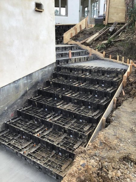 MODULESCA - Modular easy to assemble outdoor stair case. Carousel 1