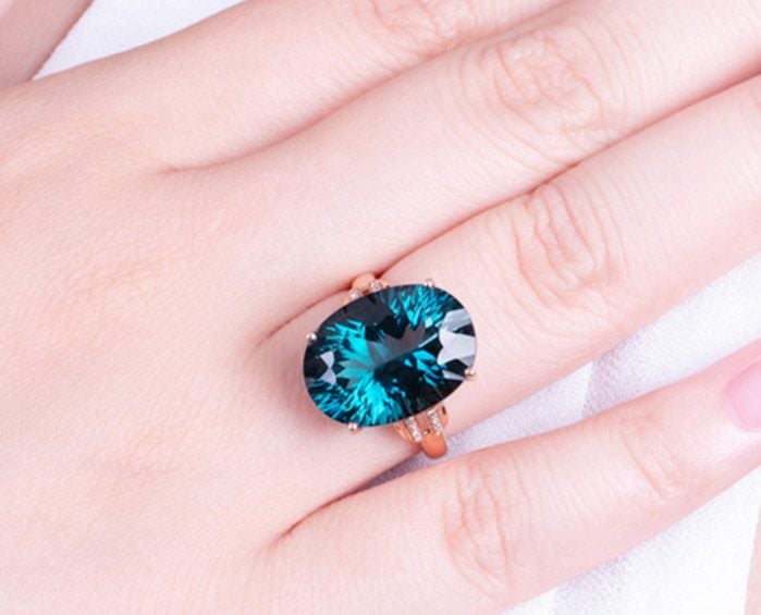 Oval Cut Blue Cubic Zirconia Ring / Rose Gold Plated Carousel 2