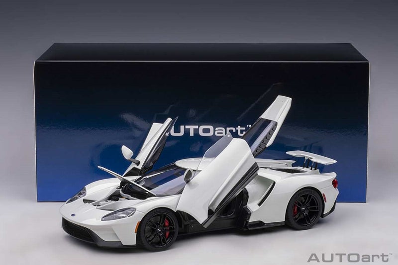 Auto Art 1/18 72941 Ford GT 2017 (Frozen White) Carousel 18