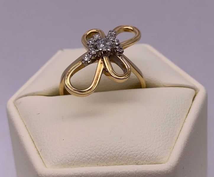 18ct Yellow Gold Diamond Bow Ring ~ $3,20062864735382915114