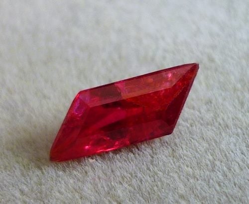 0.85CT BEAUTIFUL 100% NATURAL TOP RED FANCY CUT RUBY Carousel 1