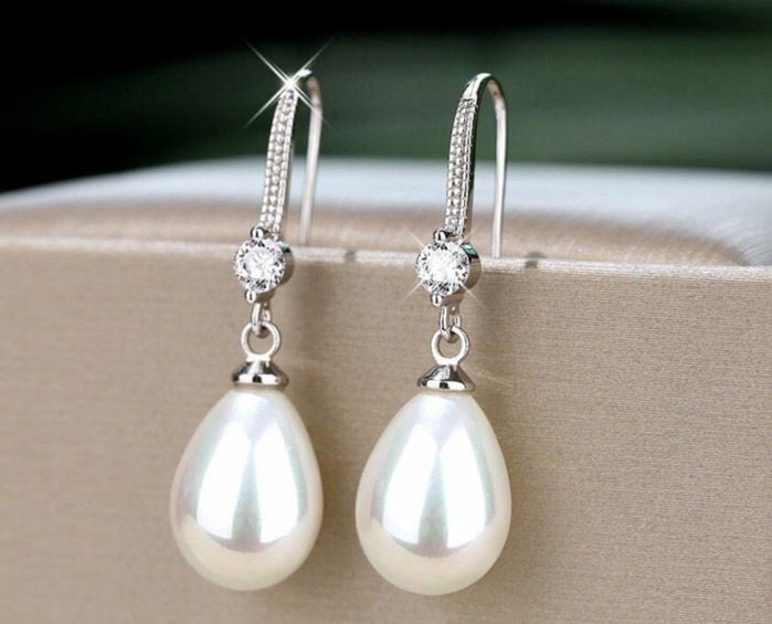 Drop Earrings with Imitation Pearl 18KGP White Gold Carousel 1