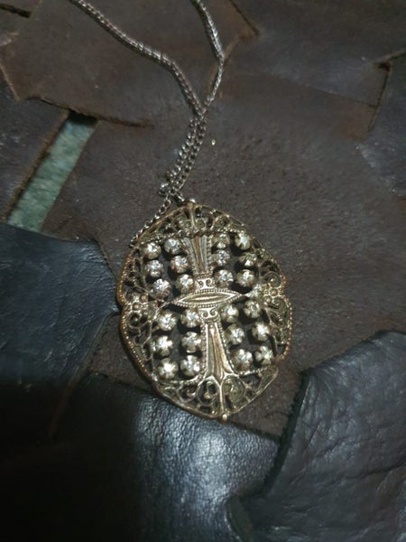 Vintage Silvertone Gemstone Pendant Necklace Carousel 2