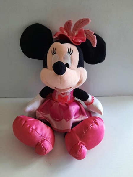Minnie Mouse Soft Toy x Carousel 1