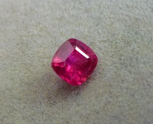 0.70CT EXCELLENT 100% NATURAL TOP RED CUSHION RUBY Carousel 2
