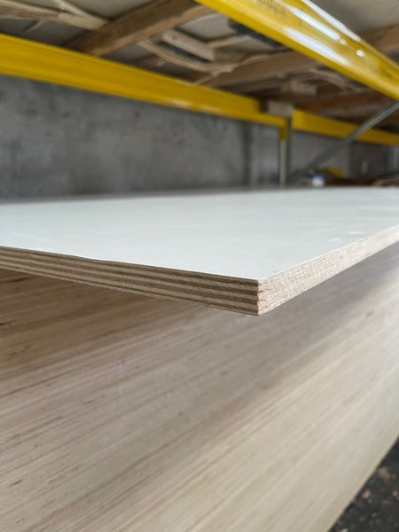 Melamine 16mm with Plywood core.628632433429791122