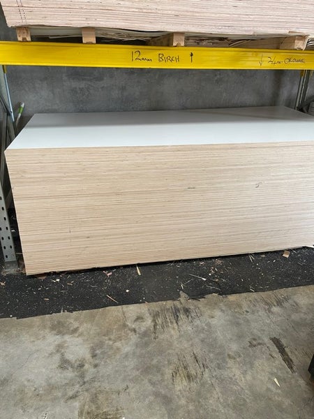 Melamine 16mm with Plywood core.62863243342979114