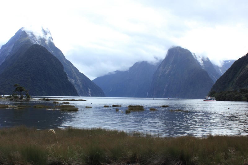 2 Nights Accommodation in Te Anau Fiordland + Milford Cruise for 2 Carousel 1