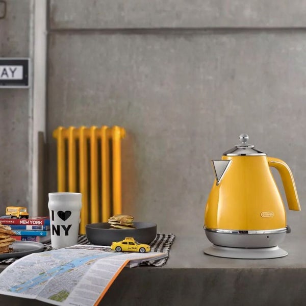 DeLonghi Icona Capitals Yellow Kettle Carousel 3