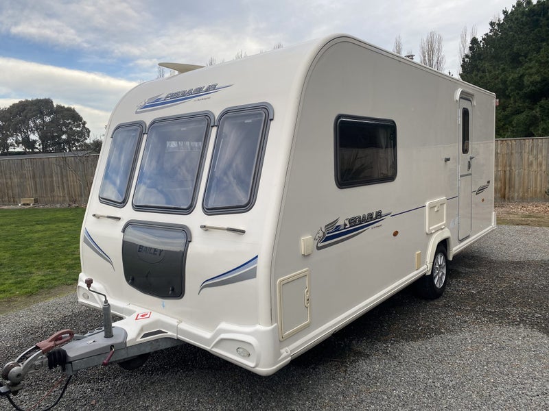 Uk Caravan servicing & Repairs Carousel 1