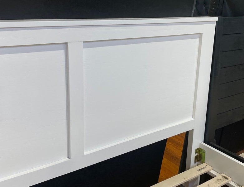 AUSTIN SOLID SUPER KING BED BASE SMOKE WHITE COLOUR Carousel 4