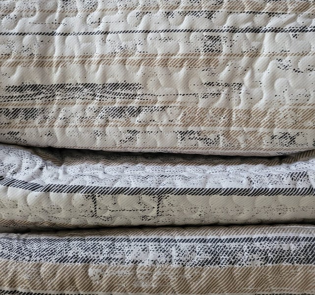 OVERSIZED LUXURY 3 PIECE QUILTED BEDSPREAD recommended for KING OR QUEEN #B8 Carousel 2