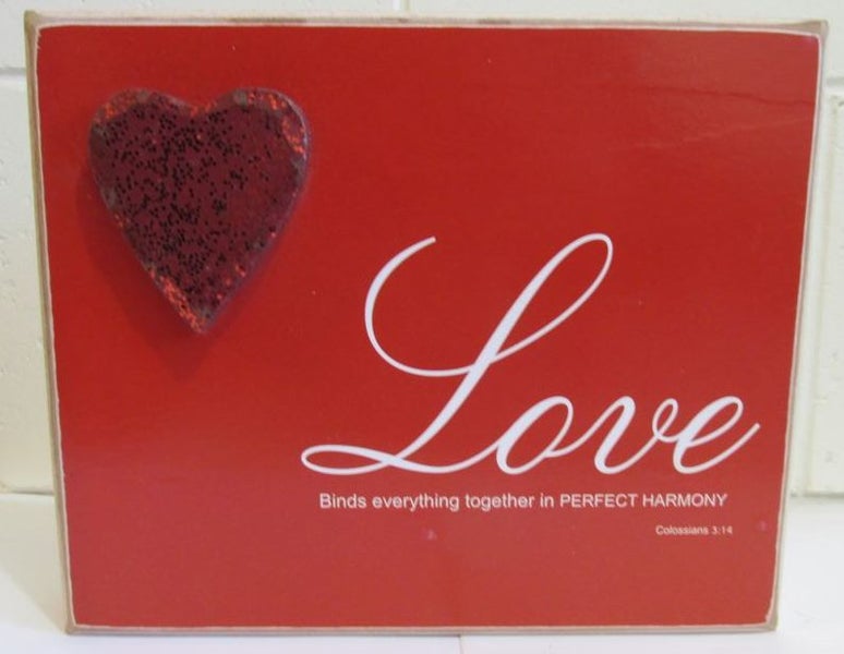 'Love' freestanding plaque, 17.5cm x 21.5cm Carousel 1