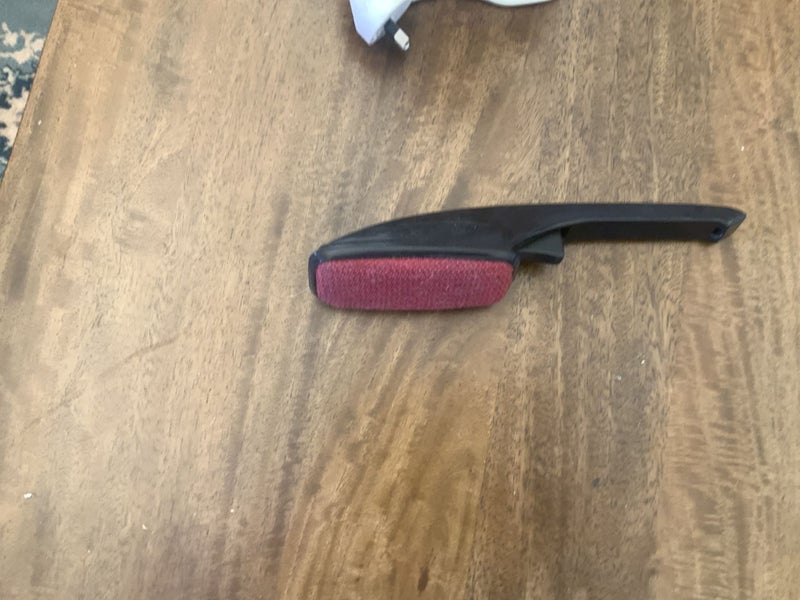 Lint brush Carousel 1