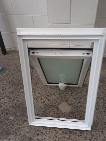 NEW WHITE ALUMINIUM DOUBLE GLAZED WINDOW:600HX400W Carousel 5
