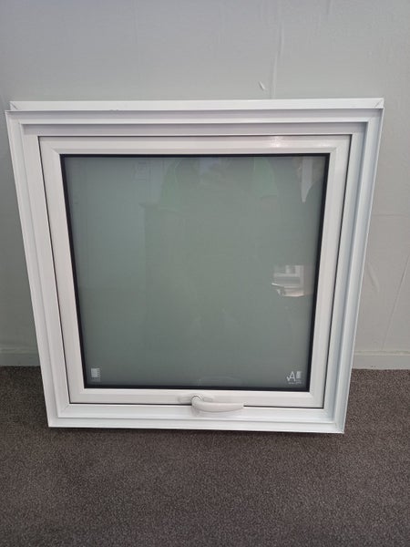 *NEW WHITE ALUMINIUM DOUBLE GLAZED WINDOW:600HX600W Carousel 2