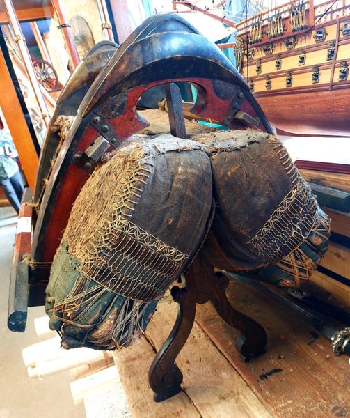 19th Century Samurai Saddle [18254] Carousel 2