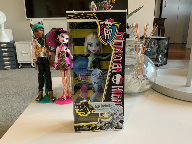 Monster High Abbey Bominable Skultimate Roller Maze (signed by WookieWarrior23) Carousel 1