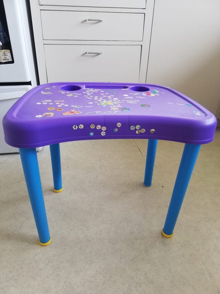 Kids Art Desk & Chair Carousel 1