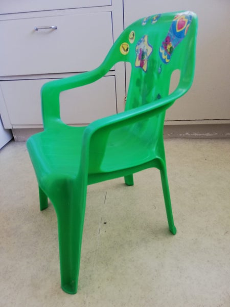 Kids Art Desk & Chair Carousel 9