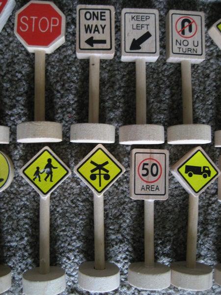 19 WOODEN SIGNS for CARS TRUCKS BIKES etc Pretend Play Building Toy Carousel 2