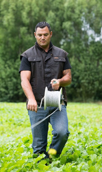 Outback Trading Oilskin Vest - Black or Brown - Sizes S to 7XL Carousel 1