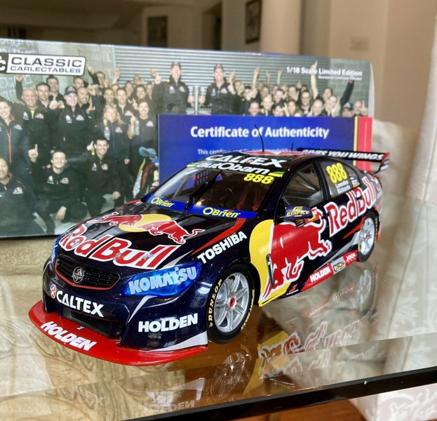 1/18 VF Bathurst Winner 2015 Lowndes / Richards Carousel 1