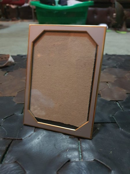 Quality VIntage White & Goldtone Photo Frame Carousel 1