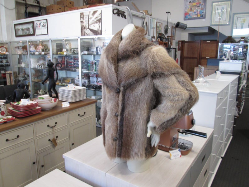 Nutria Full Pelt Fur Coat - Size 10-12 Carousel 2
