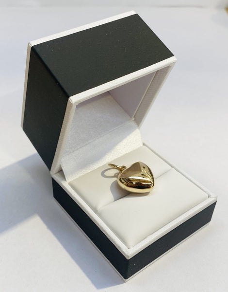 9ct Gold - Plain Puff Heart Pendant ?????? Carousel 1