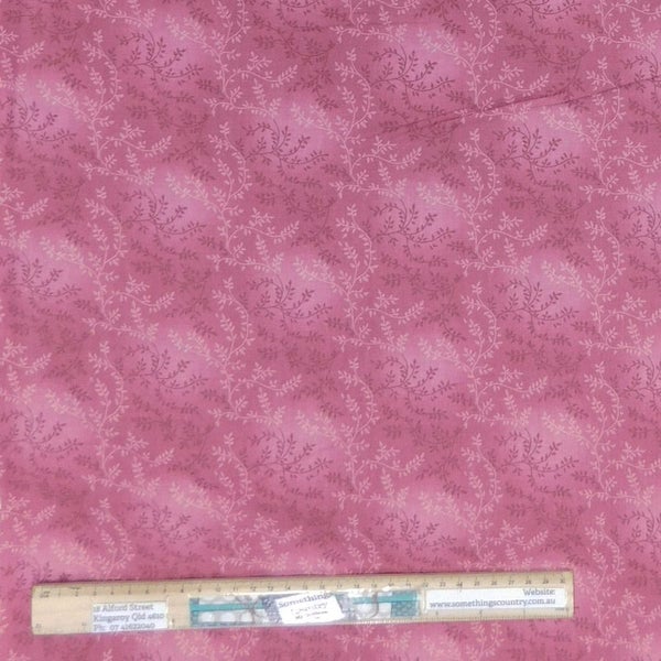 Quilting Patchwork Fabric Sewing Cerise Vines Wide Backing 270x50cm Carousel 1