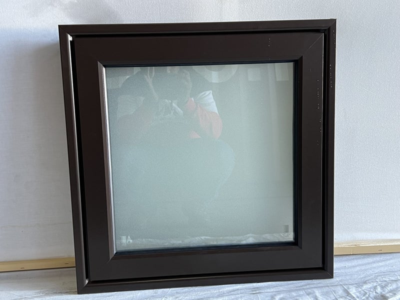 *NEW BROWN ALUMINIUM DOUBLE GLAZED WINDOW:600HX600W Carousel 1