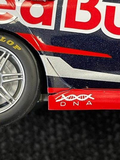 1/18 VF Bathurst Winner 2015 Lowndes / Richards Carousel 7