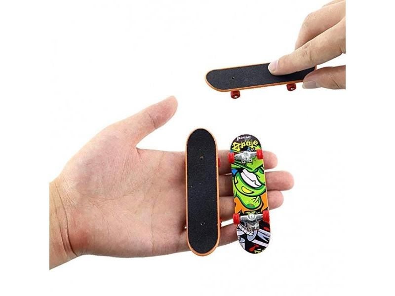 Innovative Alloy Stand Mini Finger Board Skate Truck For Kid Toy Carousel 1