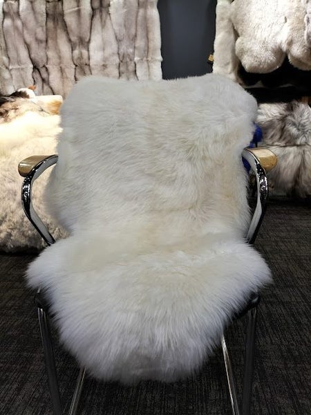100% New Zealand Made Premium Large Sheepskin Rug - Natrual Ivory Carousel 2