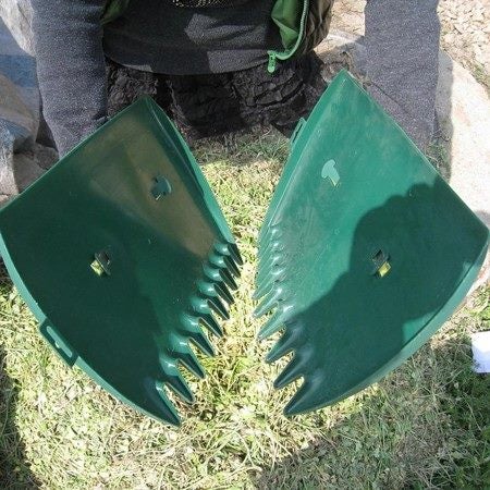 Garden Leaf Picker Leaf Picking Tool Hand Rake Grass Catcher Carousel 1