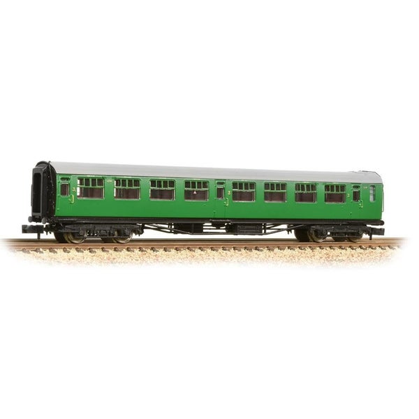 Graham Farish [N] 374-442 SR Bulleid Third Corridor - BR (Ex-SR) Malachite Green Carousel 1