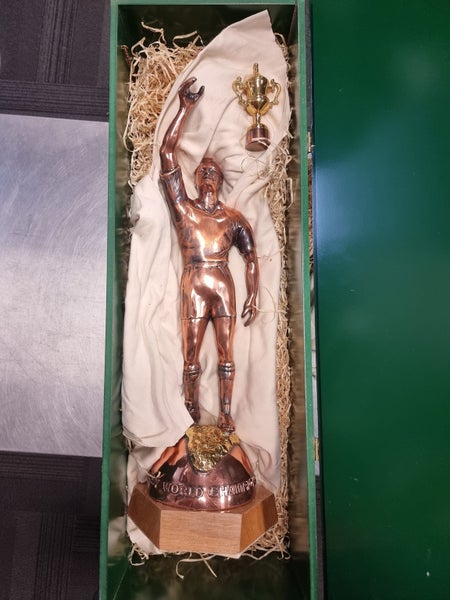 1995 RUGBY WORLD CUP COMMEMORATIVE STATUE63002381937537113