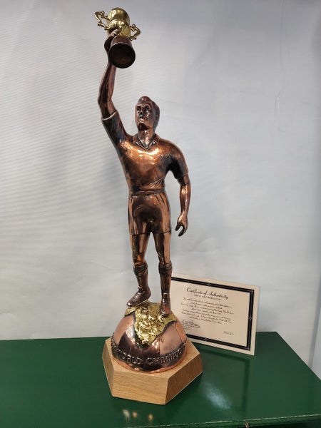 1995 RUGBY WORLD CUP COMMEMORATIVE STATUE63002381937537111