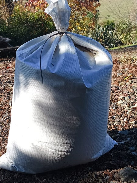 CHICKEN MANURE 30 x 40L bags $10ea Carousel 1